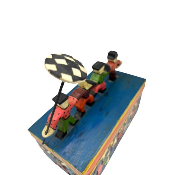 Vintage Handmade Wood carved Box with Dancing Figures Chupak Folk Art 1996 - Picture 4 of 16